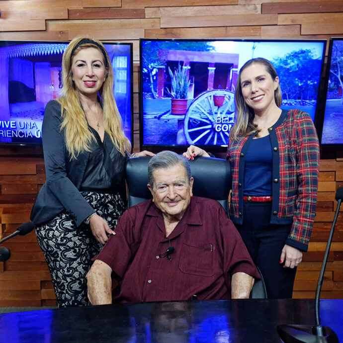 Así debe de ser: Atenea Gómez Ricalde y Rosario Cervantes García