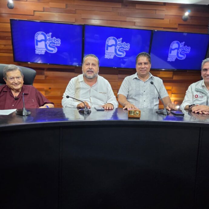Así debe de ser: Baches y sargazo en Quintana Roo
